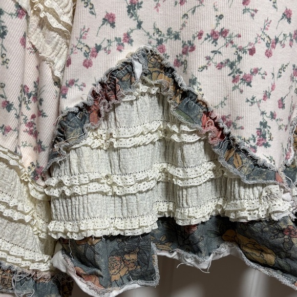 POL Cream Floral Ruffle Cropped Sweatshirt with Pink & Green Print - Picture 5 of 9